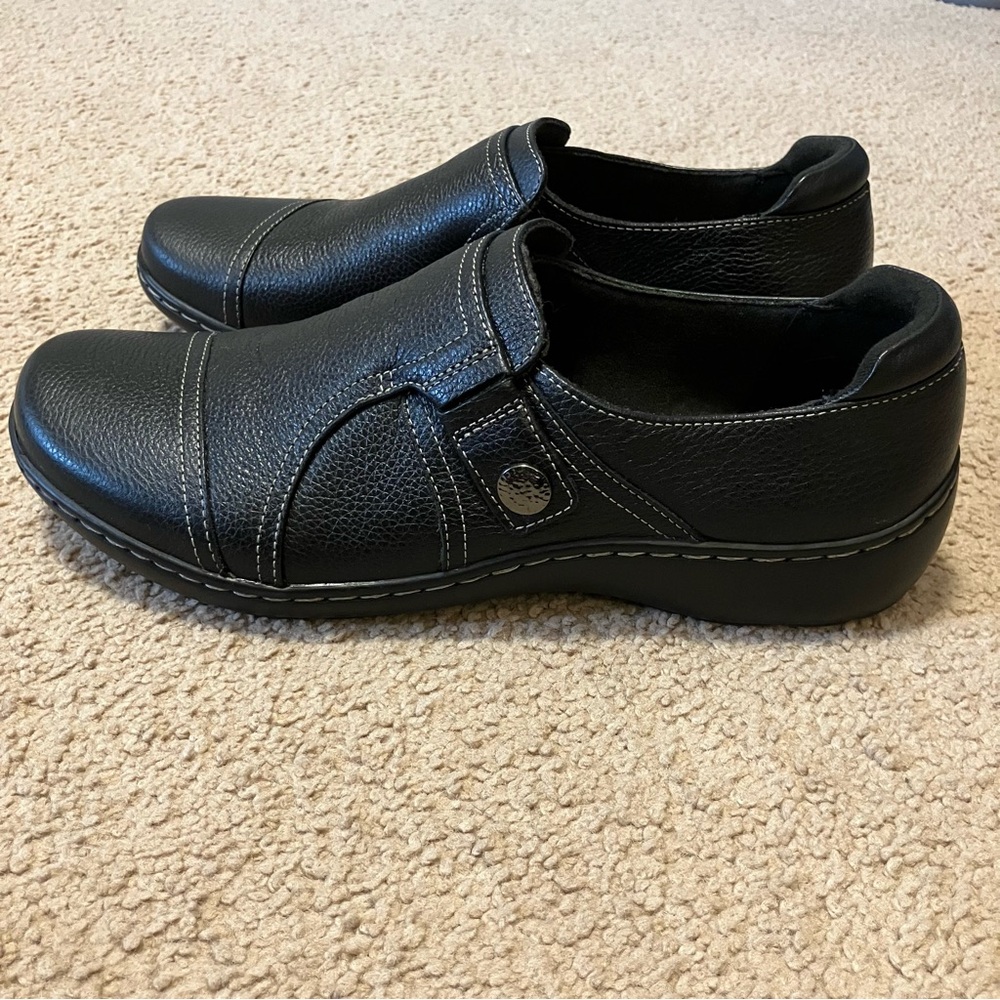 Clarks Cora Poppy Black Loafer Slip On Shoes Sz 9.5 *NWOT*